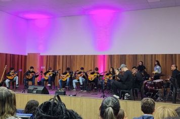 Foto - INAUGURAÇÃO DAS POLTRONAS DA CASA DA MÚSICA E APRESENTAÇÃO SEMESTRAL PROJETO GURI