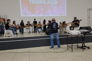 ENCONTRO ALUNOS DO PROJETO GURI COM APRESENTAÇÃO DE VIOLÃO!